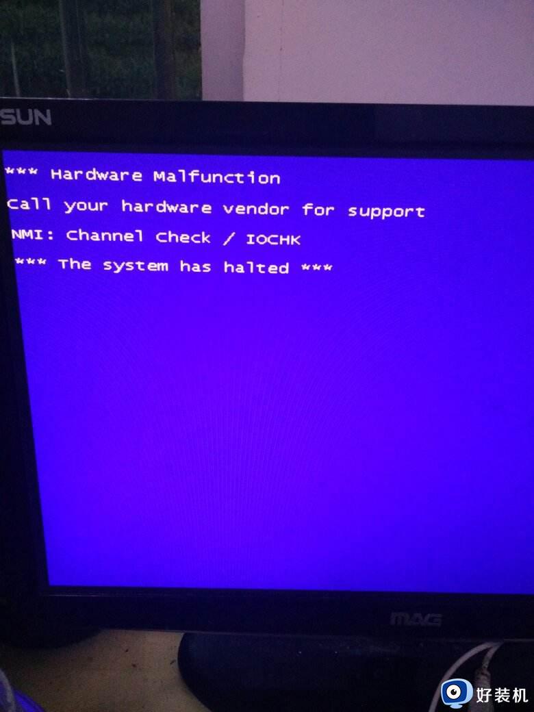 电脑出了一些故障！！！求解答！！！