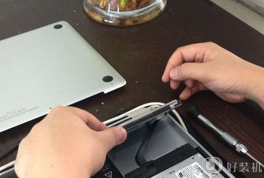苹果笔记本能换硬盘吗_苹果笔记本电脑如何更换硬盘