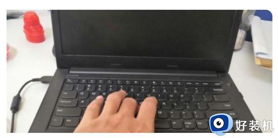 笔记本电源键亮但黑屏怎么回事 笔记本电脑电源键是亮的但是屏幕黑的如何解决
