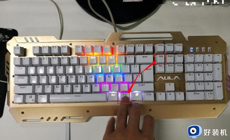 电脑键盘灯怎么关掉_电脑上键盘灯在哪里关