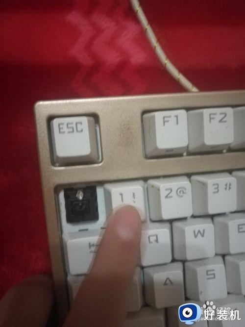 机械键盘的按键不灵或者连点怎么办_机械键盘单个按键不灵敏修复方法