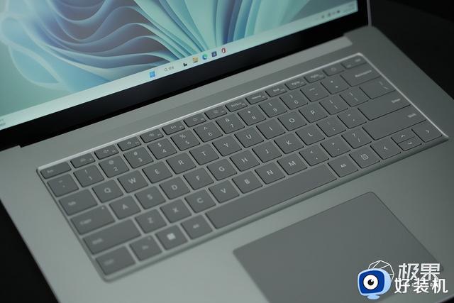 微软Surface Laptop 5上手体验：移动办公的不二之选