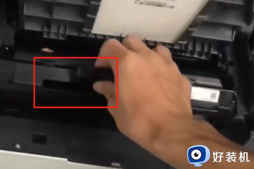 惠普136w打印机更换硒鼓步骤_惠普136w打印机如何更换硒鼓