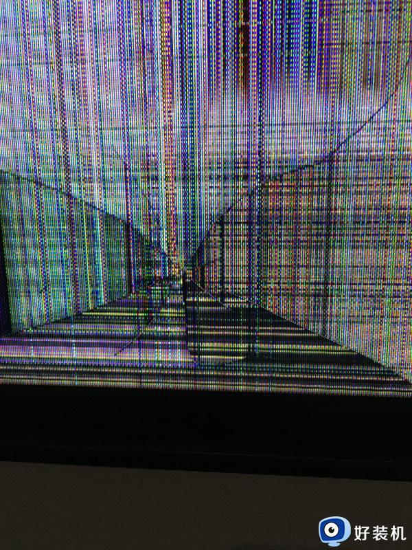 那个，电脑屏幕被砸花屏了可以自己修复吗？